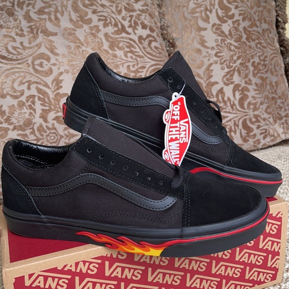 Vans WMNS Old Skool
(Flame Wall) Black/Black
VN0A38G1Q8Q
Sneakers - Picture 8 of 16